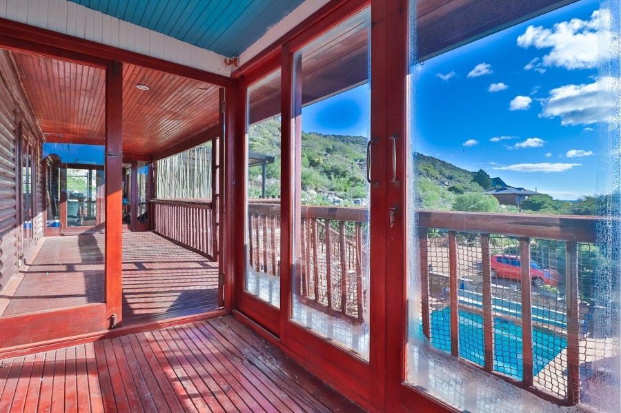 6 Bedroom Property for Sale in Capri Western Cape